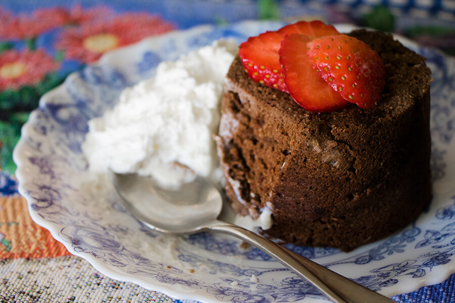 CHOCOLATE CUPCAKE IN A MUG