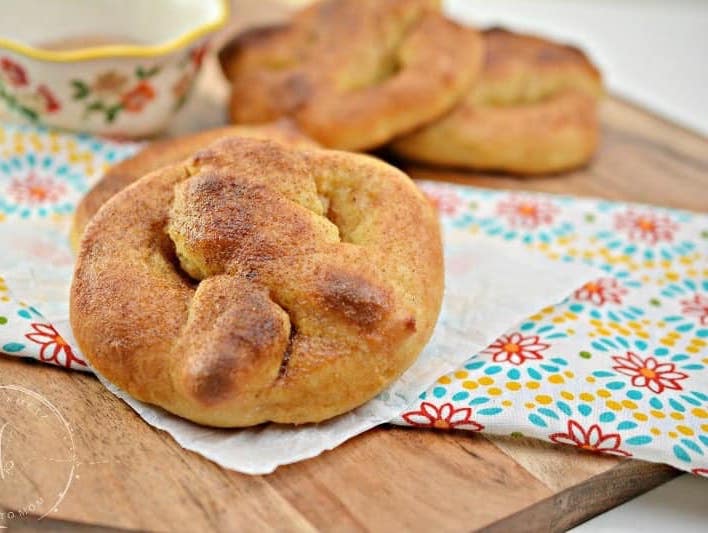 CINNAMON BAGELS