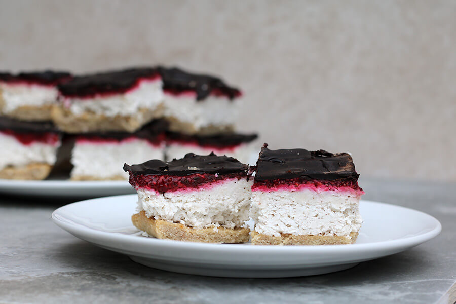 COCONUT RASPBERRY CAKE